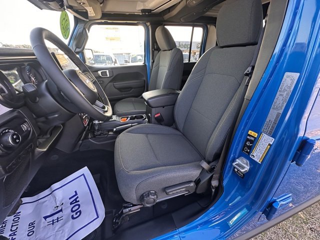 New 2025 Jeep Gladiator Willys image 10