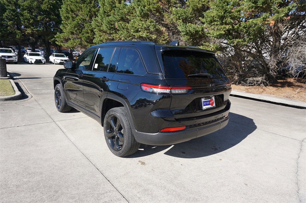 Used 2022 Jeep Grand Cherokee Altitude image 22