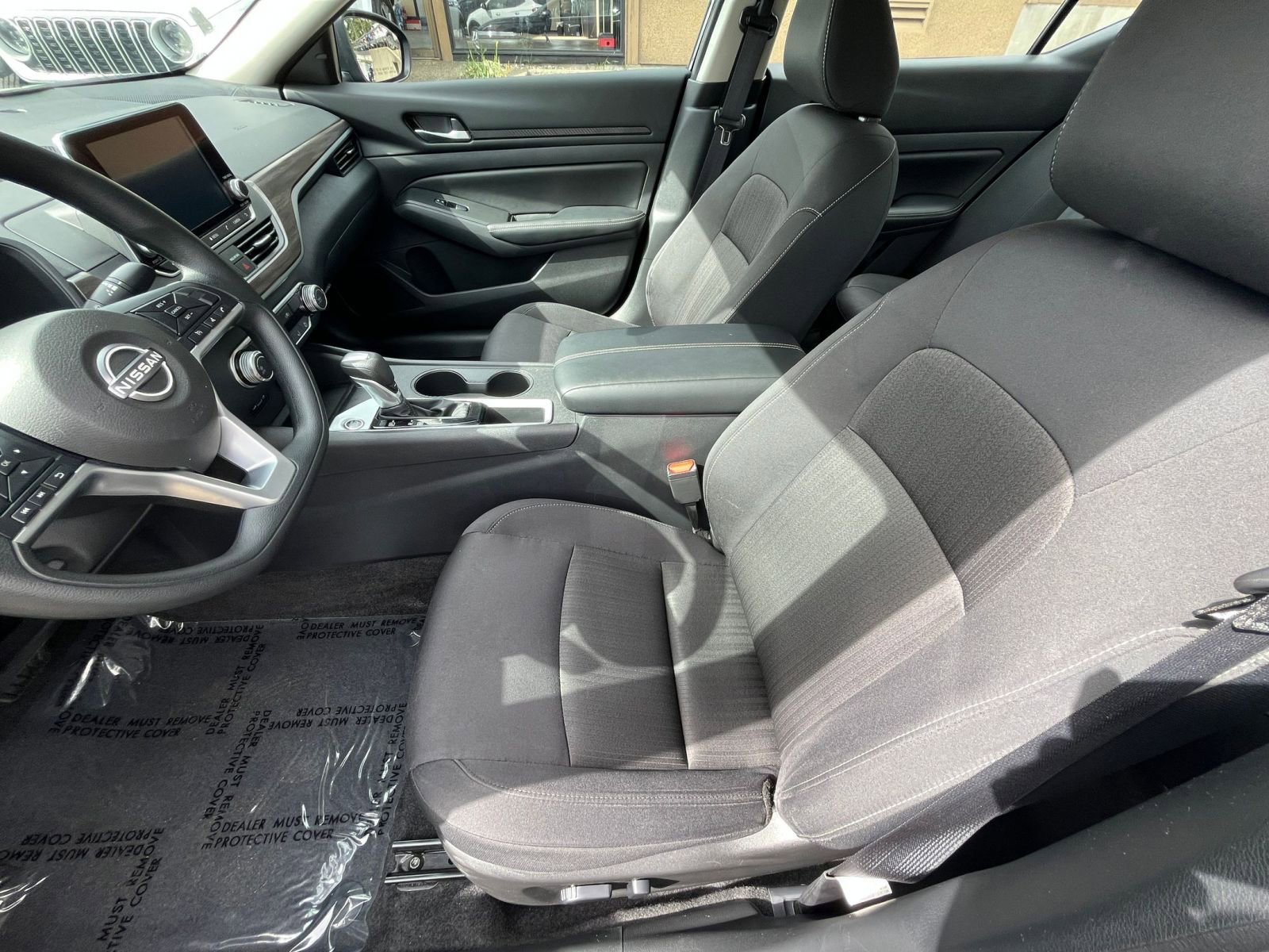 Used 2025 Nissan Altima 2.5 SV FWD image 28