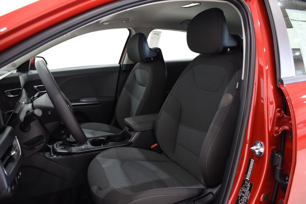 New 2025 Kia K4 LXS image 19