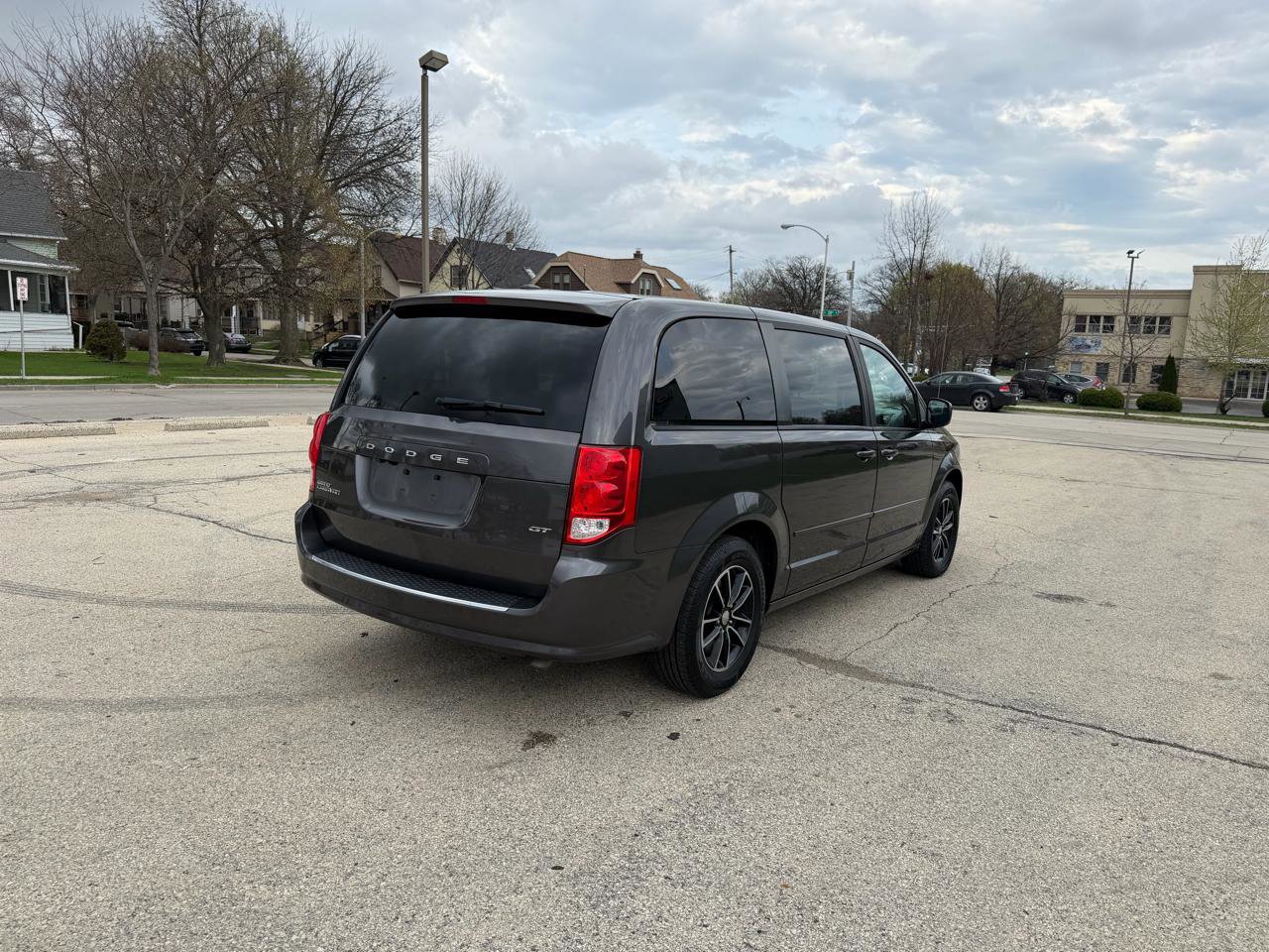 Used 2017 Dodge Grand Caravan GT w/ Safety Sphere Group FWD image 7