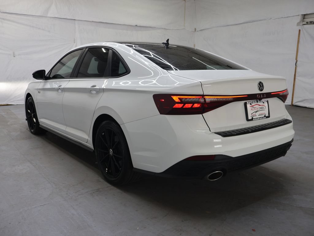Used 2025 Volkswagen Jetta GLI Autobahn FWD image 5