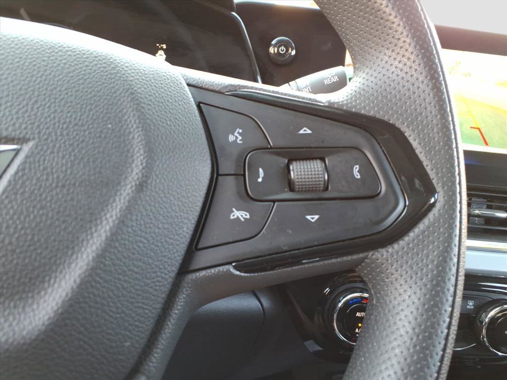 Certified 2025 Chevrolet Trax LT image 23