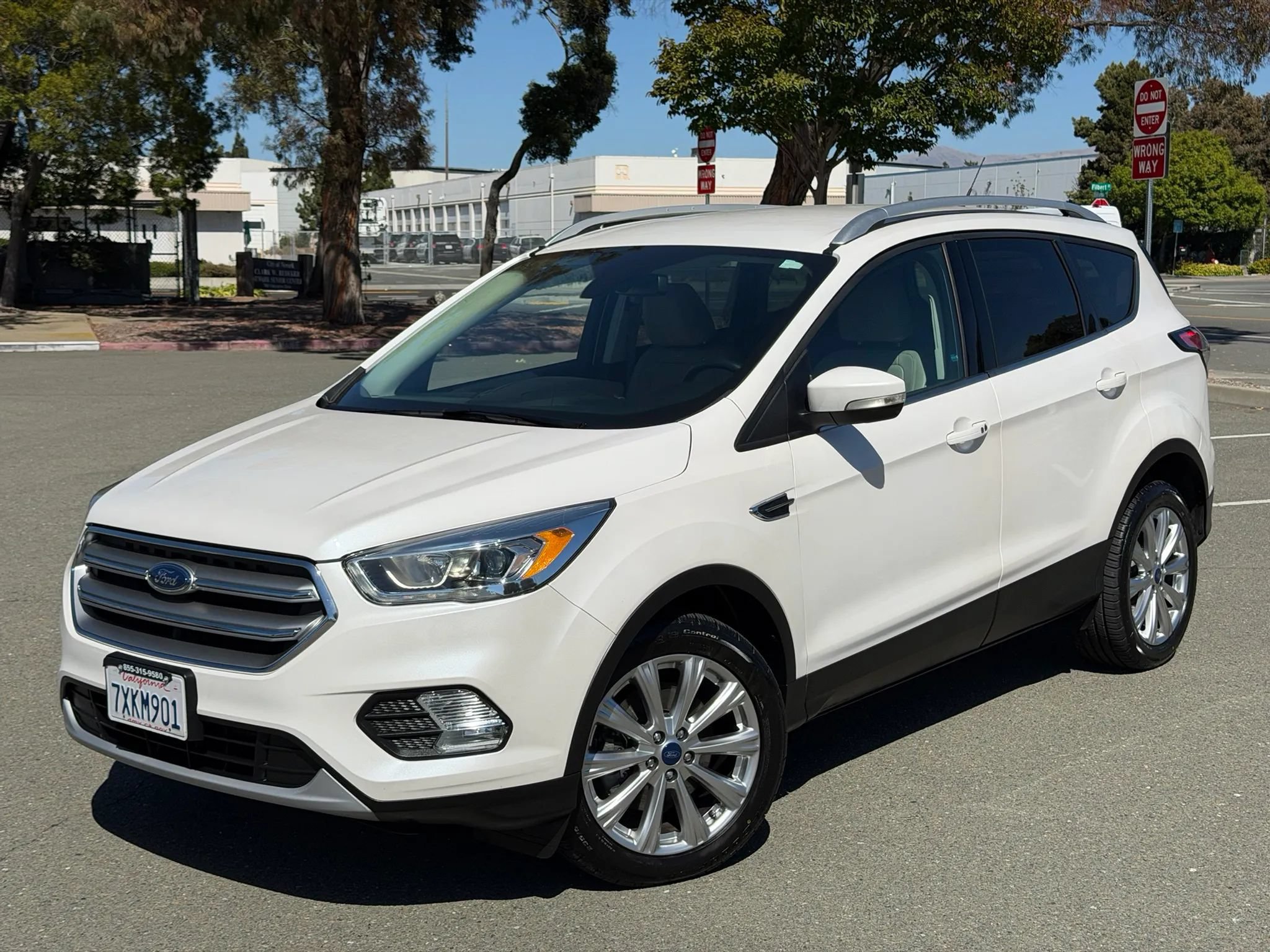 Used 2017 Ford Escape Titanium FWD image 1