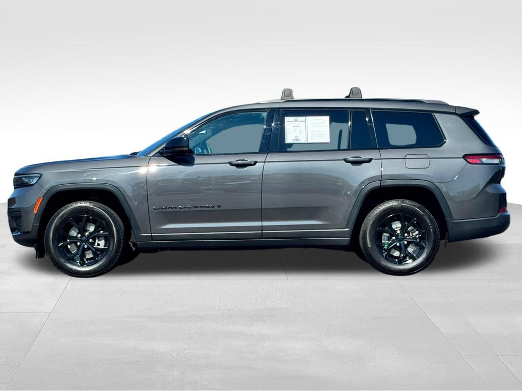 Used 2024 Jeep Grand Cherokee L Laredo AWD/4WD image 4