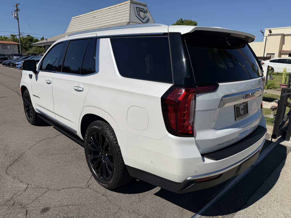 Used 2023 GMC Yukon Denali w/ Denali Reserve Package AWD/4WD image 3
