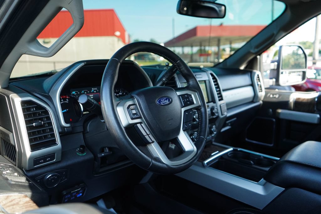 Used 2019 Ford F250 Lariat w/ Lariat Value Package AWD/4WD image 5