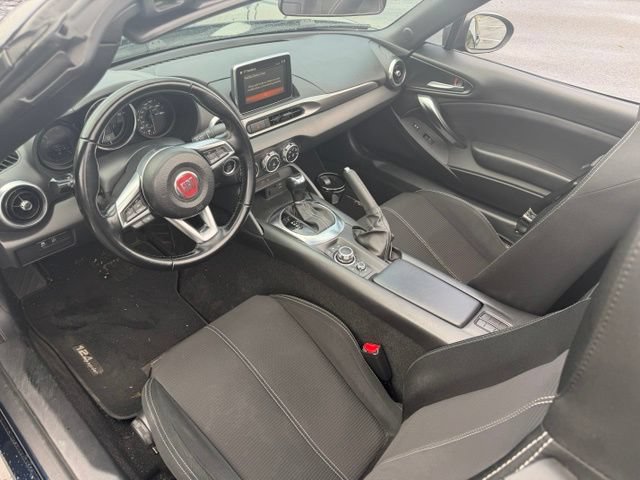 Used 2018 FIAT 124 Spider Classica w/ Technology Group RWD image 13