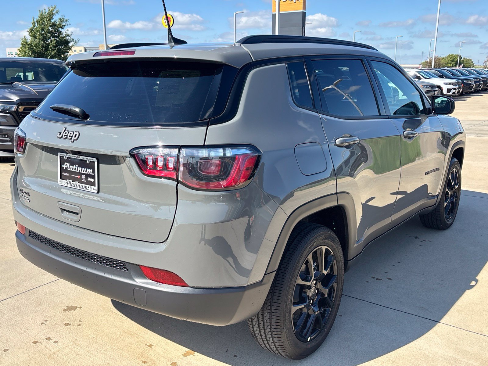 New 2027 Jeep Compass Latitude AWD/4WD image 5