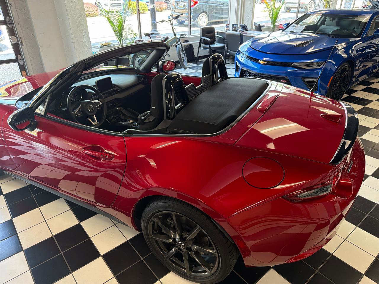 Used 2016 MAZDA MX-5 Miata Club RWD image 8