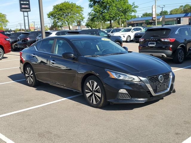 Used 2022 Nissan Altima 2.5 SV FWD image 2