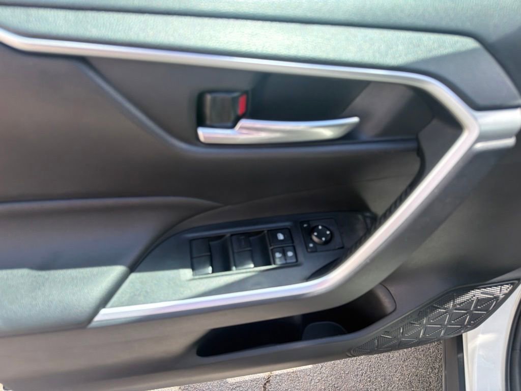 Used 2019 Toyota RAV4 XLE w/ Convenience Package AWD/4WD image 19