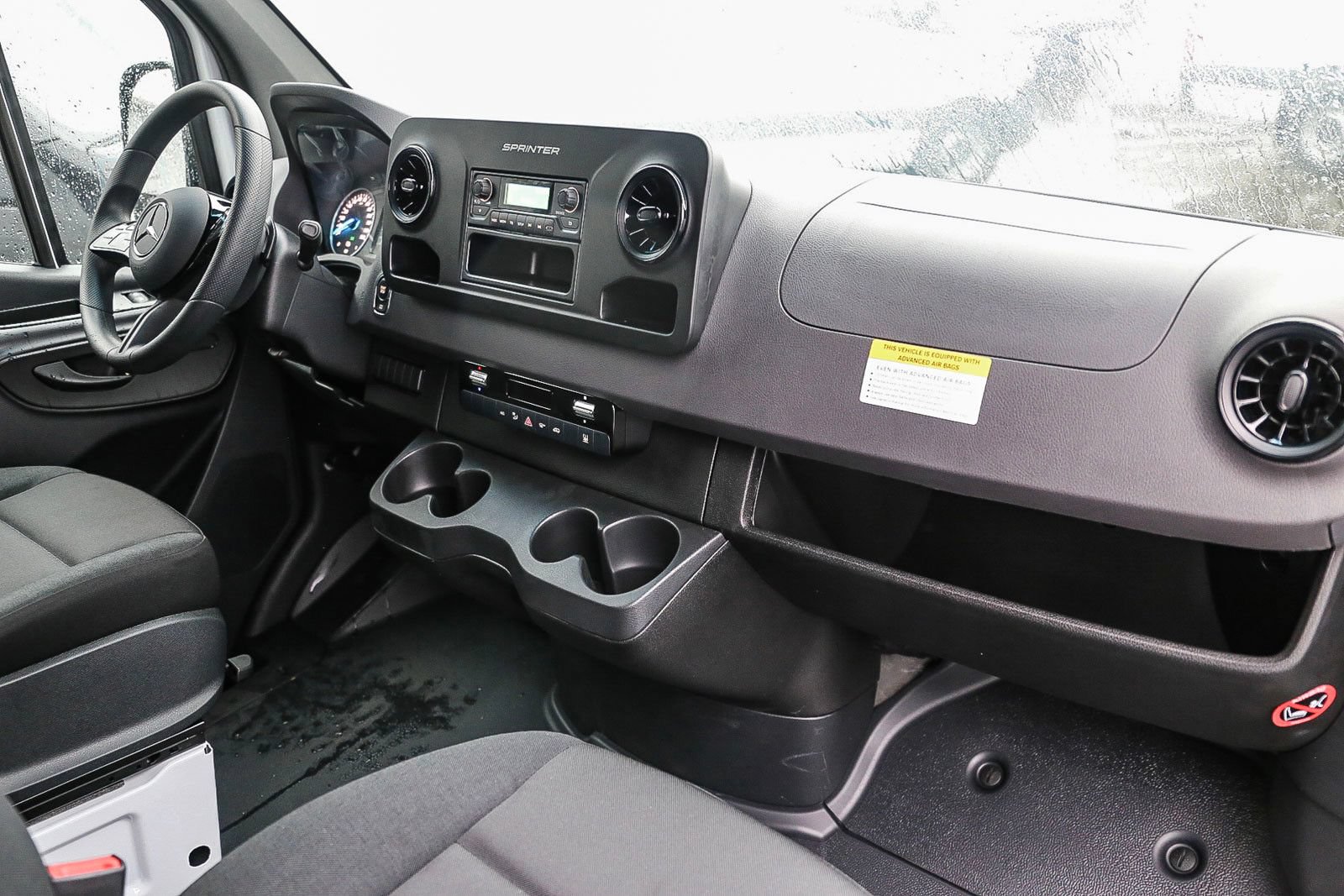 New 2024 Mercedes-Benz eSprinter 170 Cargo image 11