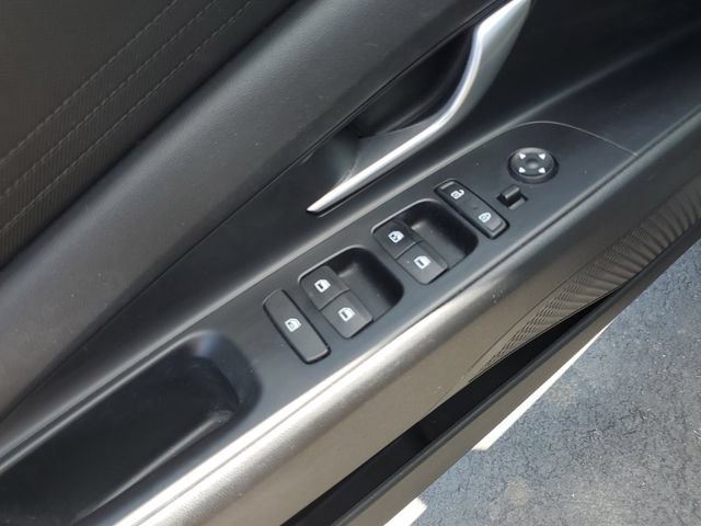 Used 2022 Hyundai Elantra SEL w/ Preferred Accessory Package FWD image 20