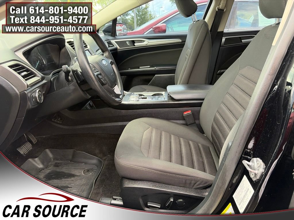 Used 2018 Ford Fusion SE w/ Fusion SE Technology Package FWD image 12
