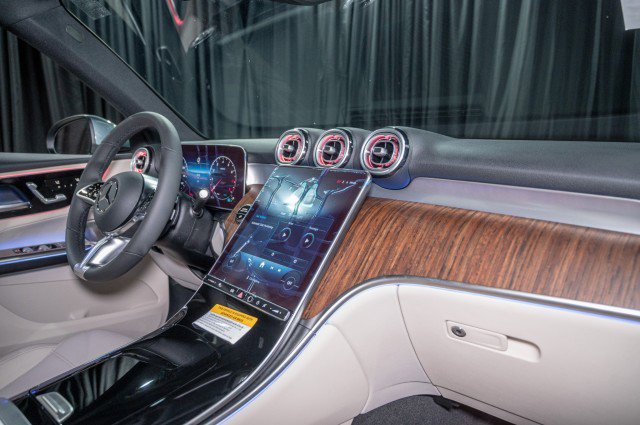 New 2026 Mercedes-Benz GLC 300 image 16