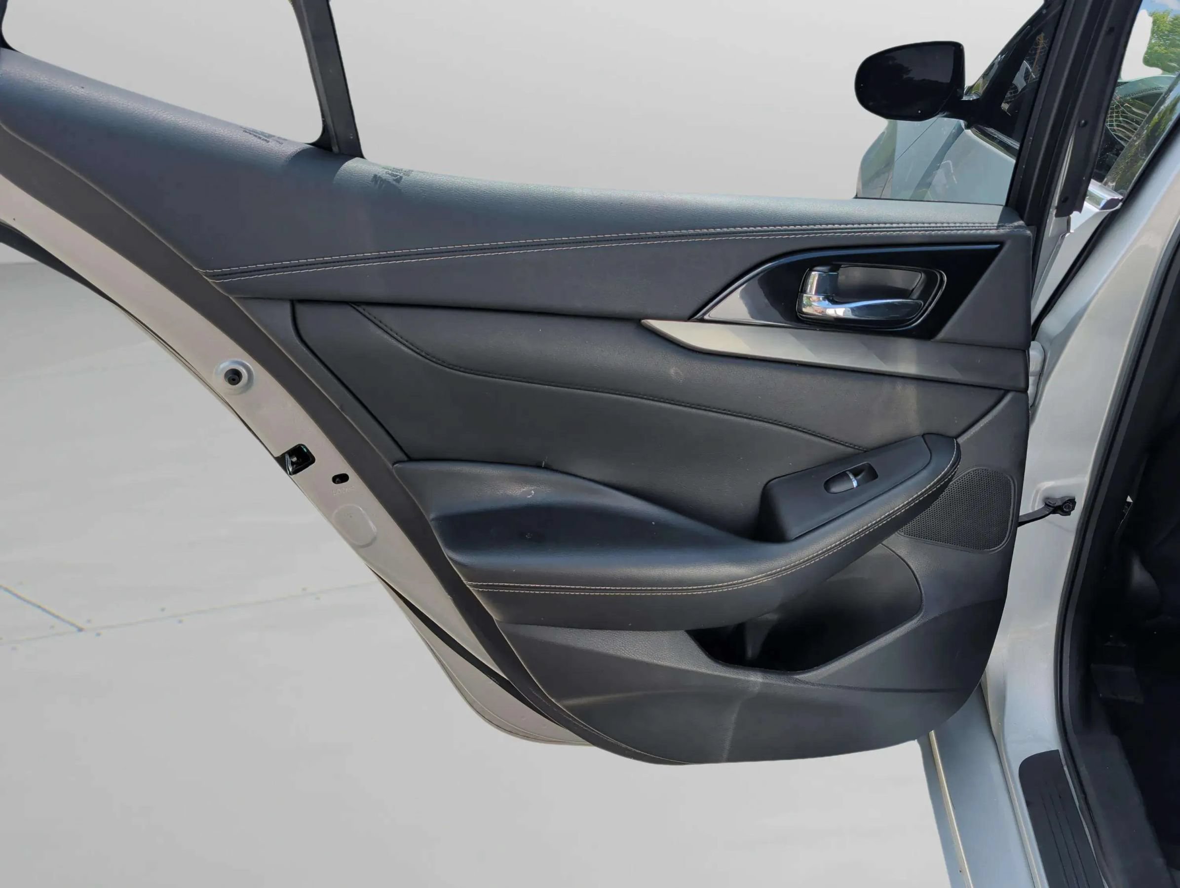 Used 2020 Nissan Maxima 3.5 SV w/ Floor Mat Group FWD image 35