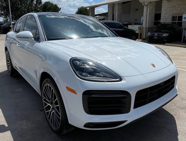 Used 2022 Porsche Cayenne Coupe image 3