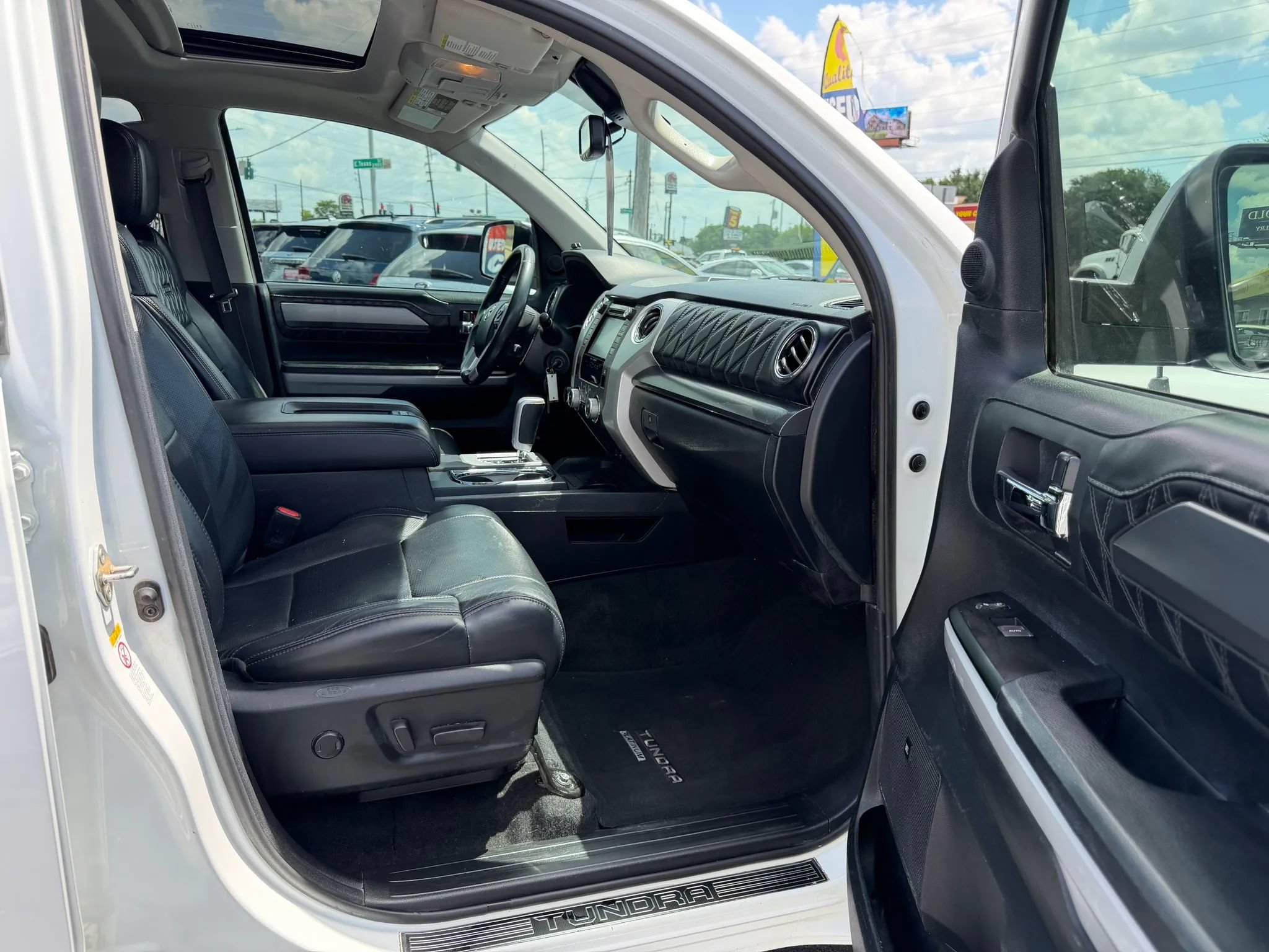 Used 2019 Toyota Tundra Platinum AWD/4WD image 10