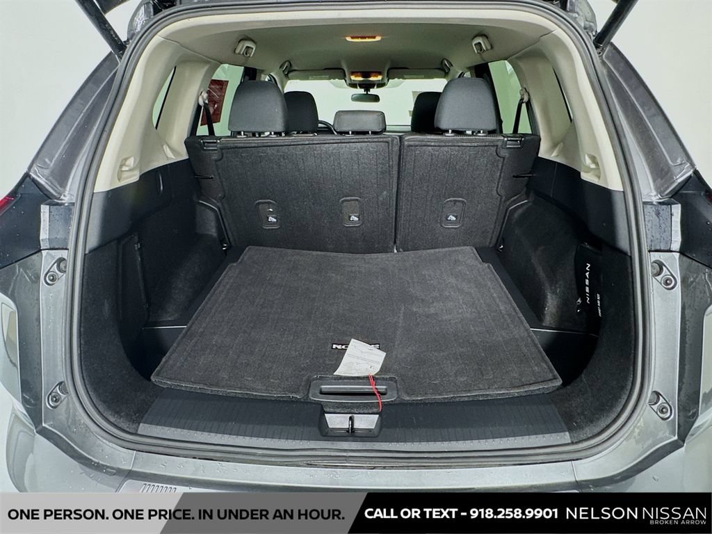 Certified 2025 Nissan Rogue SV FWD image 23