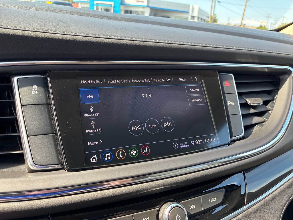 Used 2021 Buick Enclave Essence FWD image 13
