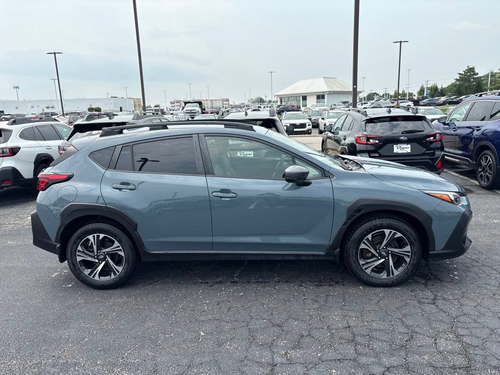 Used 2024 Subaru Crosstrek 2.0i Premium AWD/4WD image 2