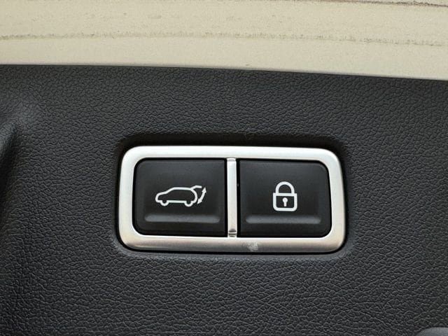 Used 2023 Kia Sorento SX AWD/4WD image 38
