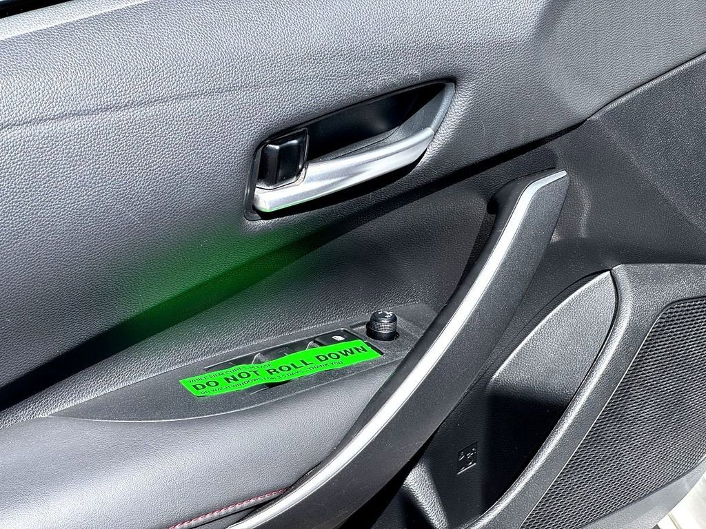 Used 2023 Toyota Corolla SE w/ SE Premium Package image 12