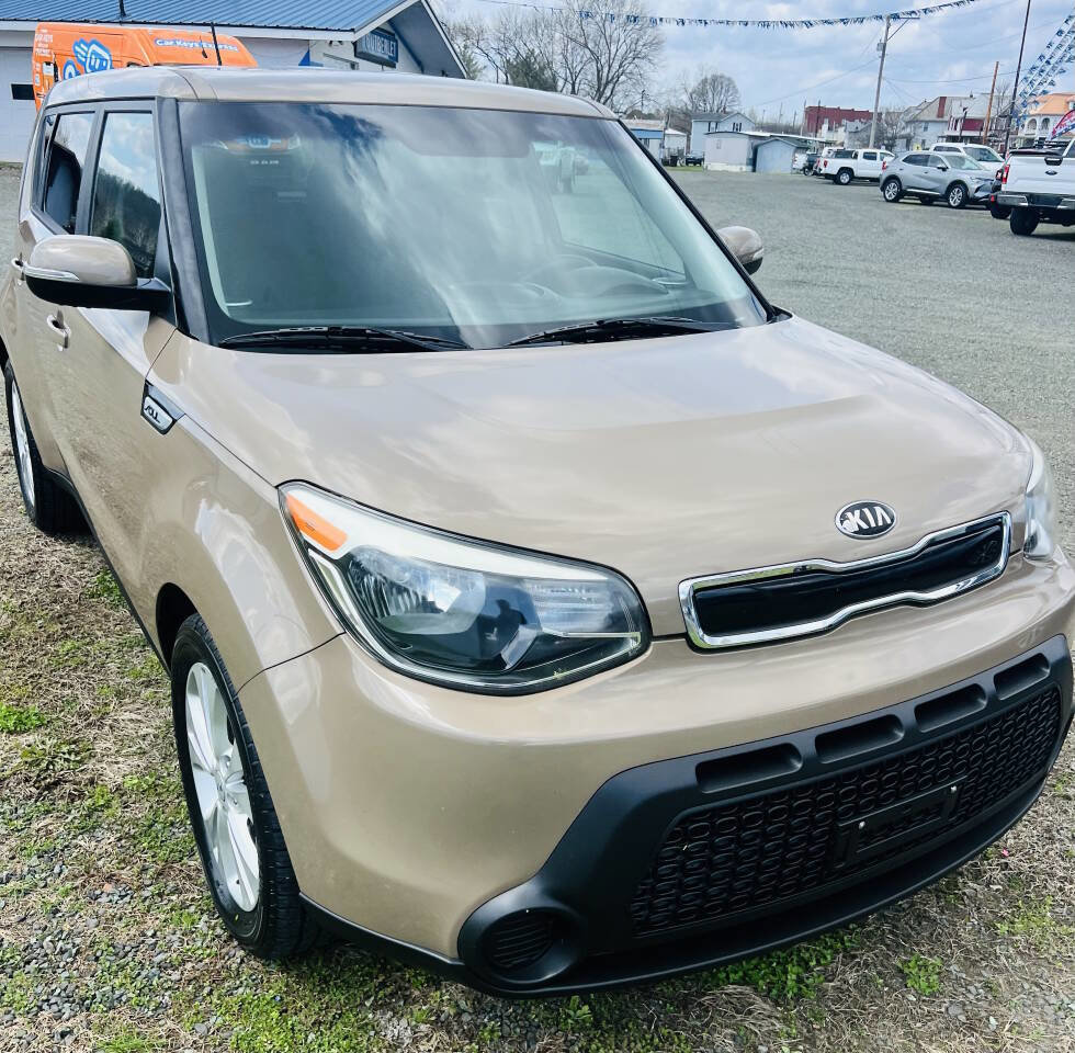 Used 2014 Kia Soul + FWD image 3