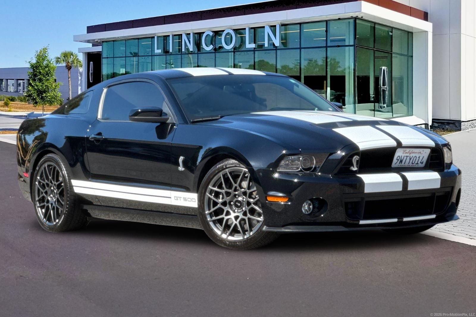 Used 2014 Ford Mustang Shelby GT500 w/ Equipment Group 821A RWD image 2