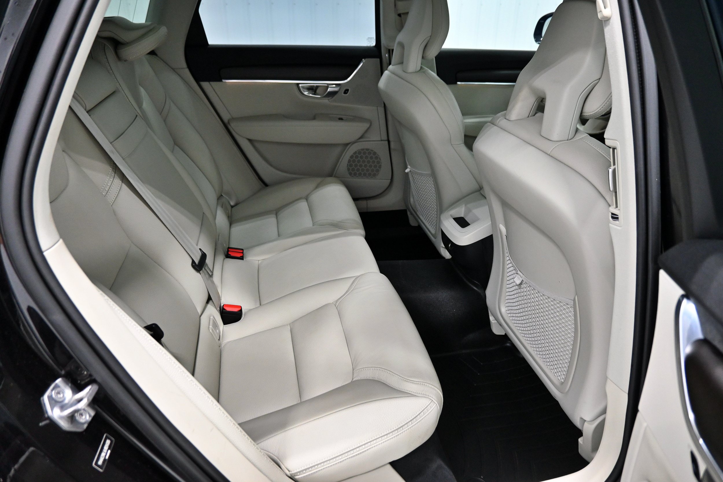 Used 2018 Volvo V90 T6 Cross Country w/ Convenience Package AWD/4WD image 30