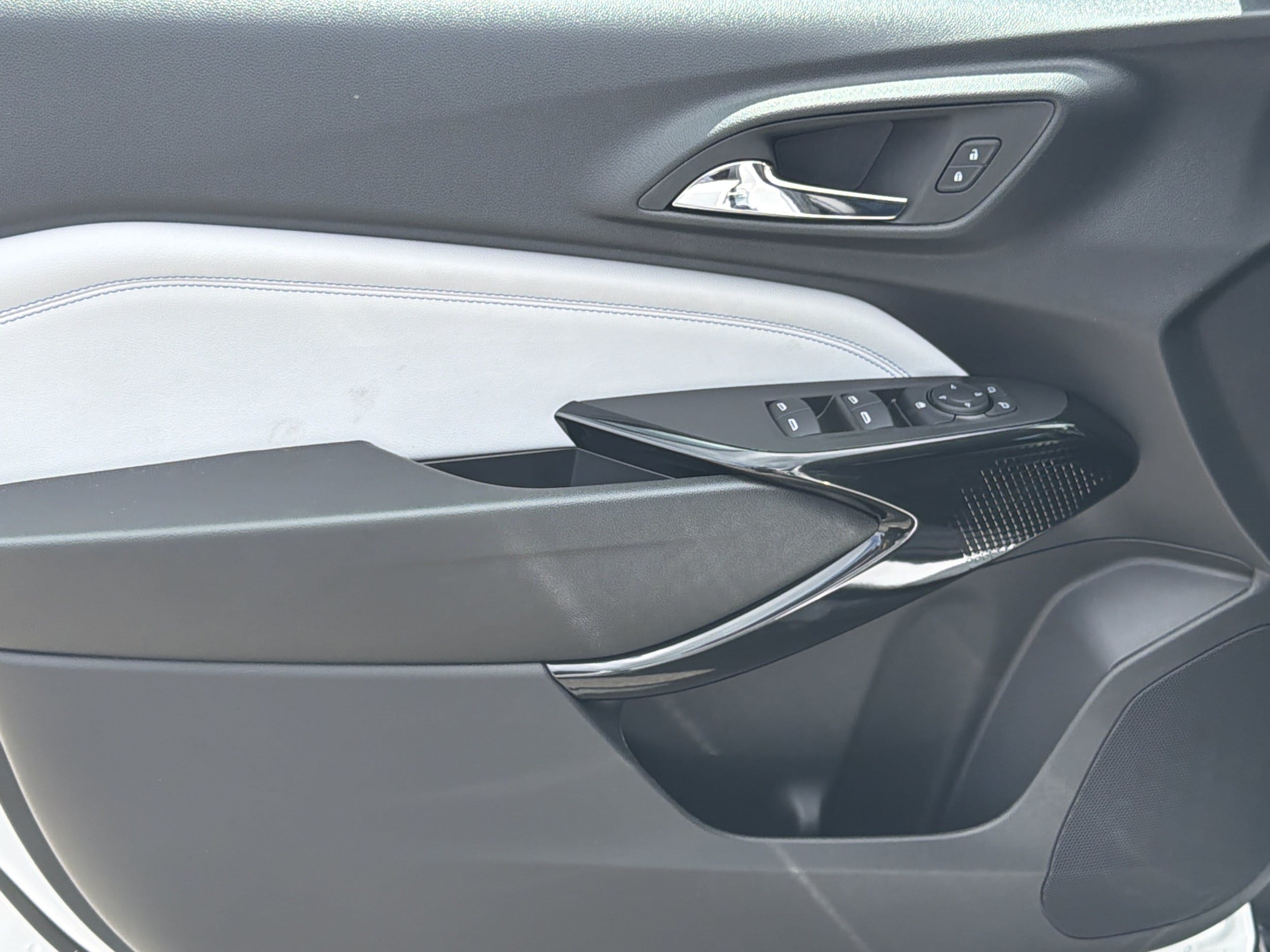 New 2026 Chevrolet Trax LT w/ Driver Confidence Package FWD image 8