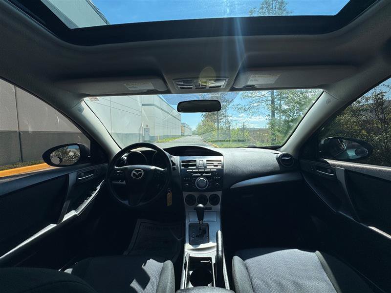 Used 2010 MAZDA MAZDA3 i Touring FWD image 28