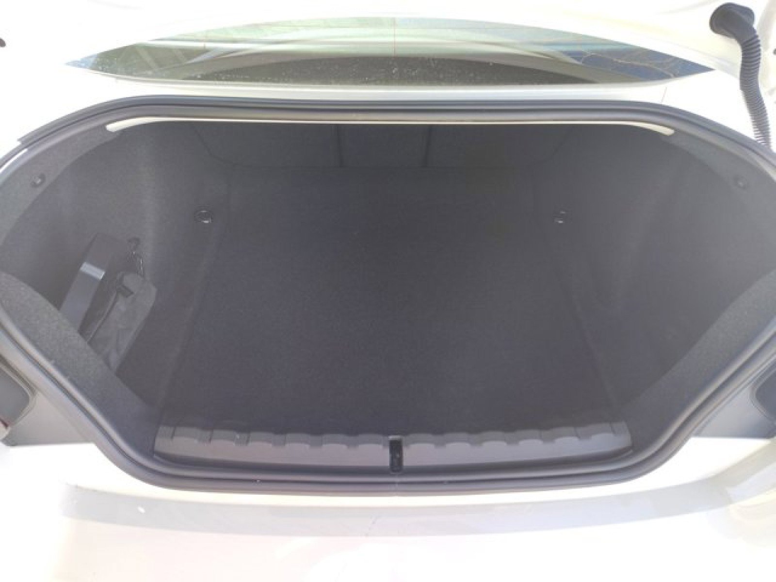 Used 2024 BMW M2 Carbon Roof, Live Cockpit Pro, w/ Lighting Package image 19