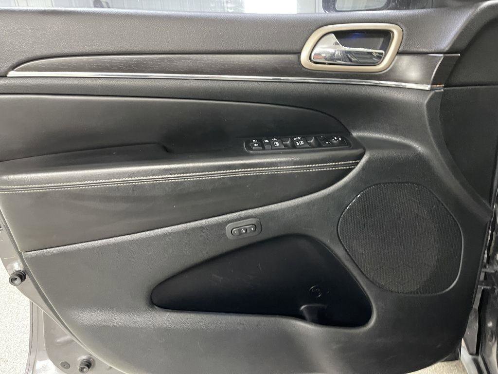 Used 2014 Jeep Grand Cherokee Limited AWD/4WD image 6