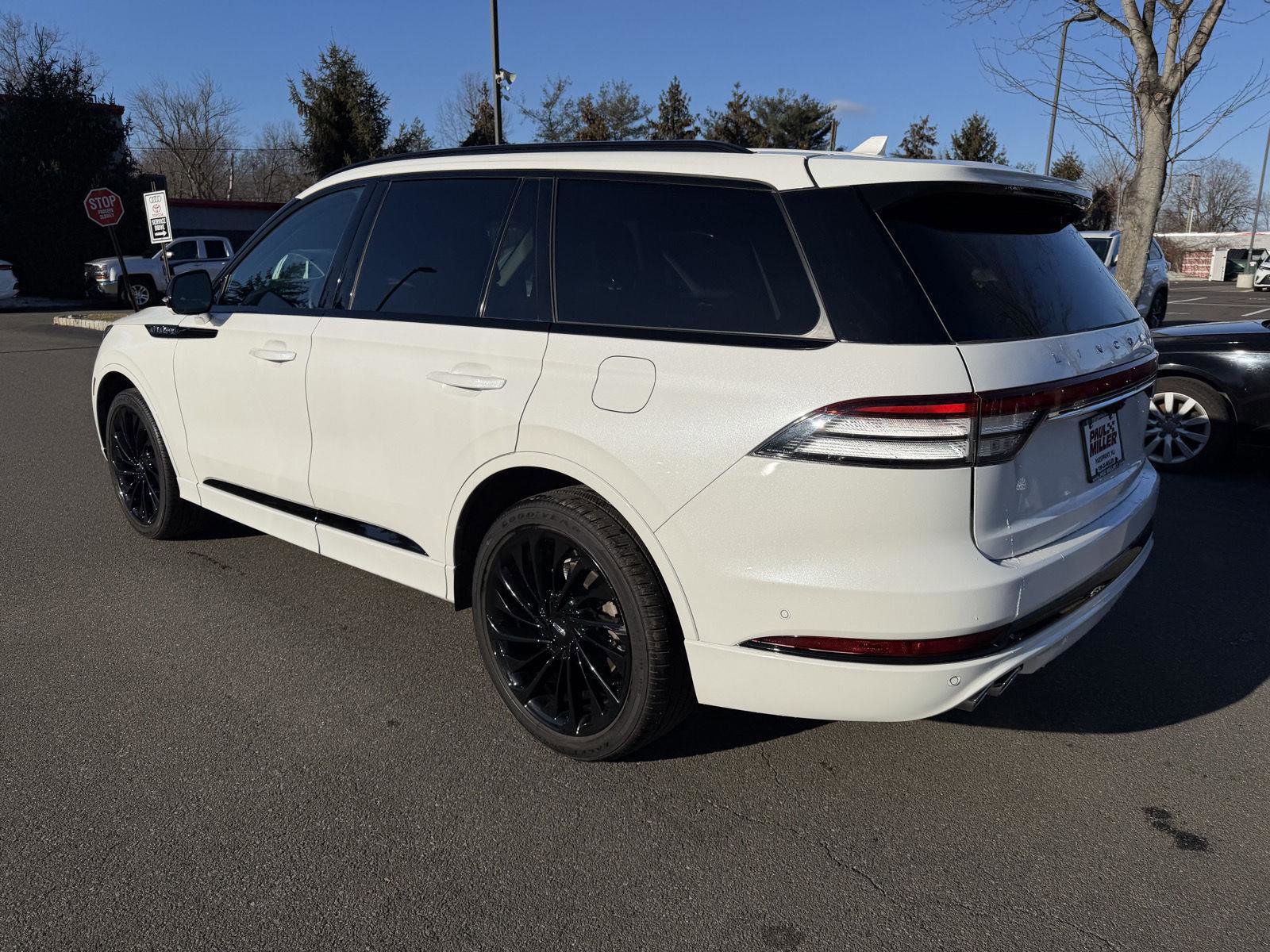 Used 2024 Lincoln Aviator Reserve w/ Equipment Group 201A image 4