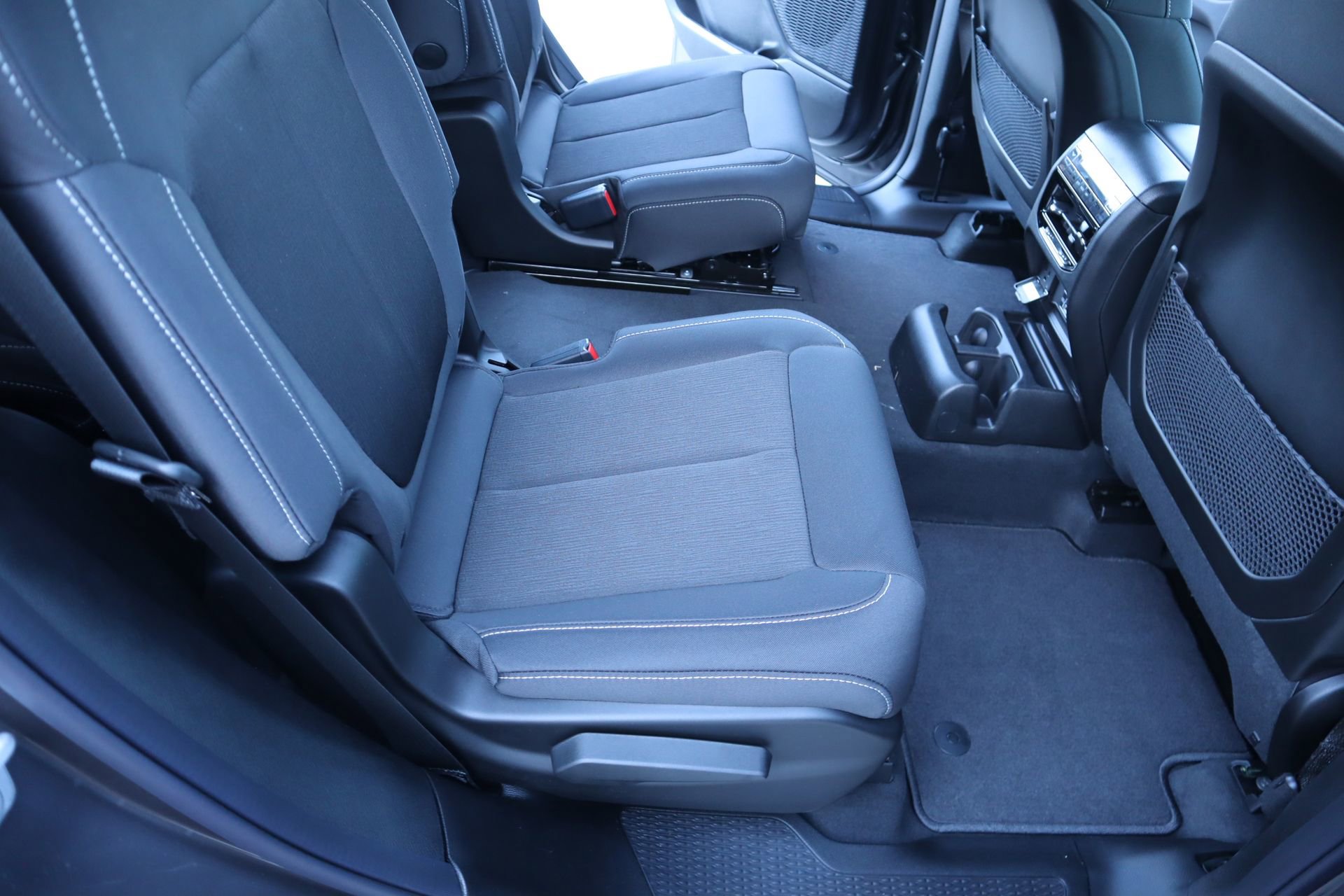 New 2026 Jeep Grand Cherokee L Laredo image 15