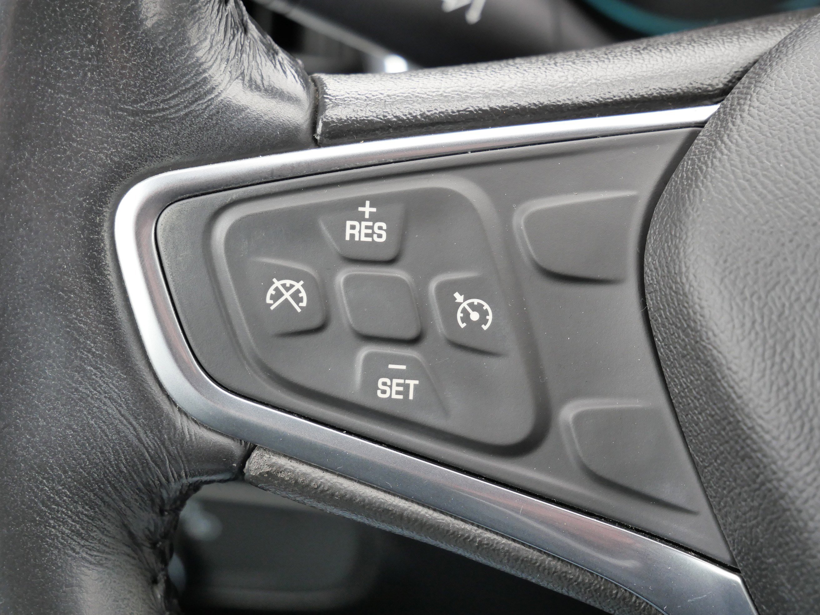 Used 2018 Chevrolet Equinox LT AWD/4WD image 31