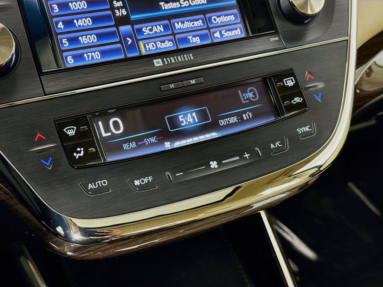 Used 2013 Toyota Avalon Limited FWD image 27