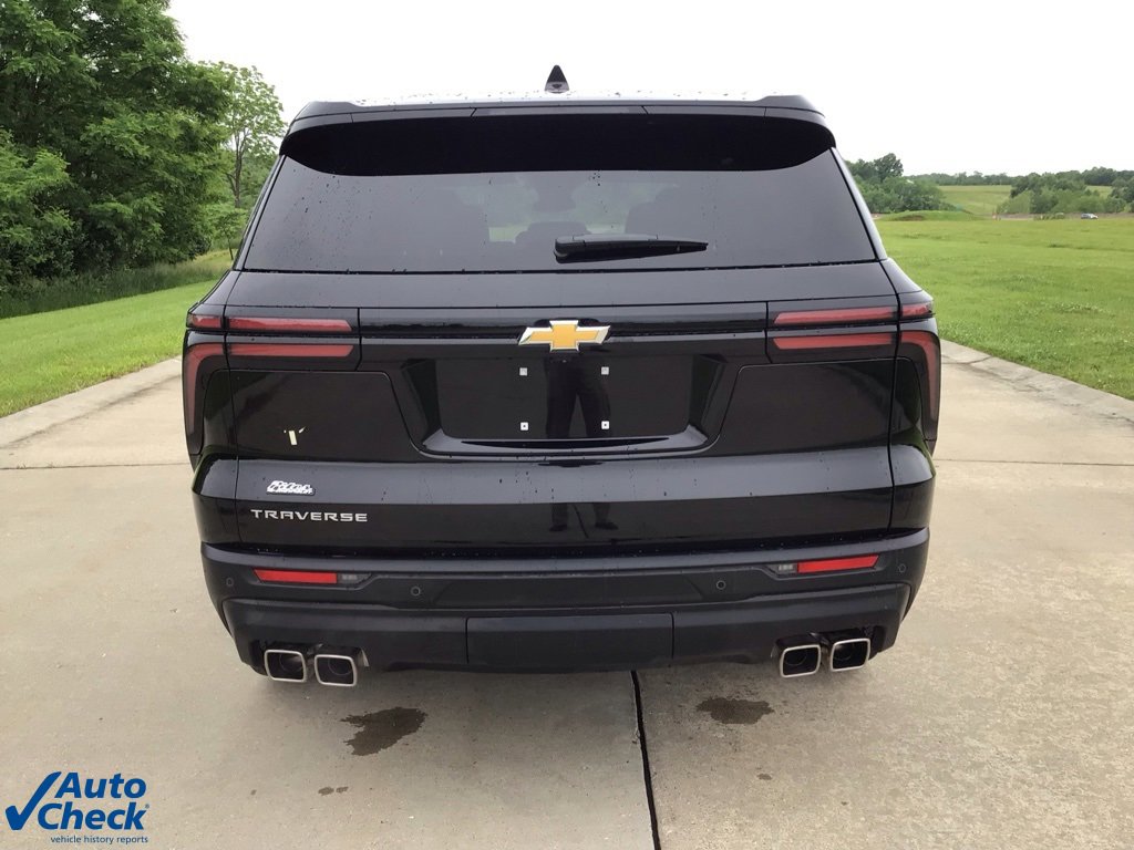 Used 2024 Chevrolet Traverse LS image 5