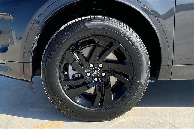 Used 2025 Land Rover Discovery Sport S AWD/4WD image 15