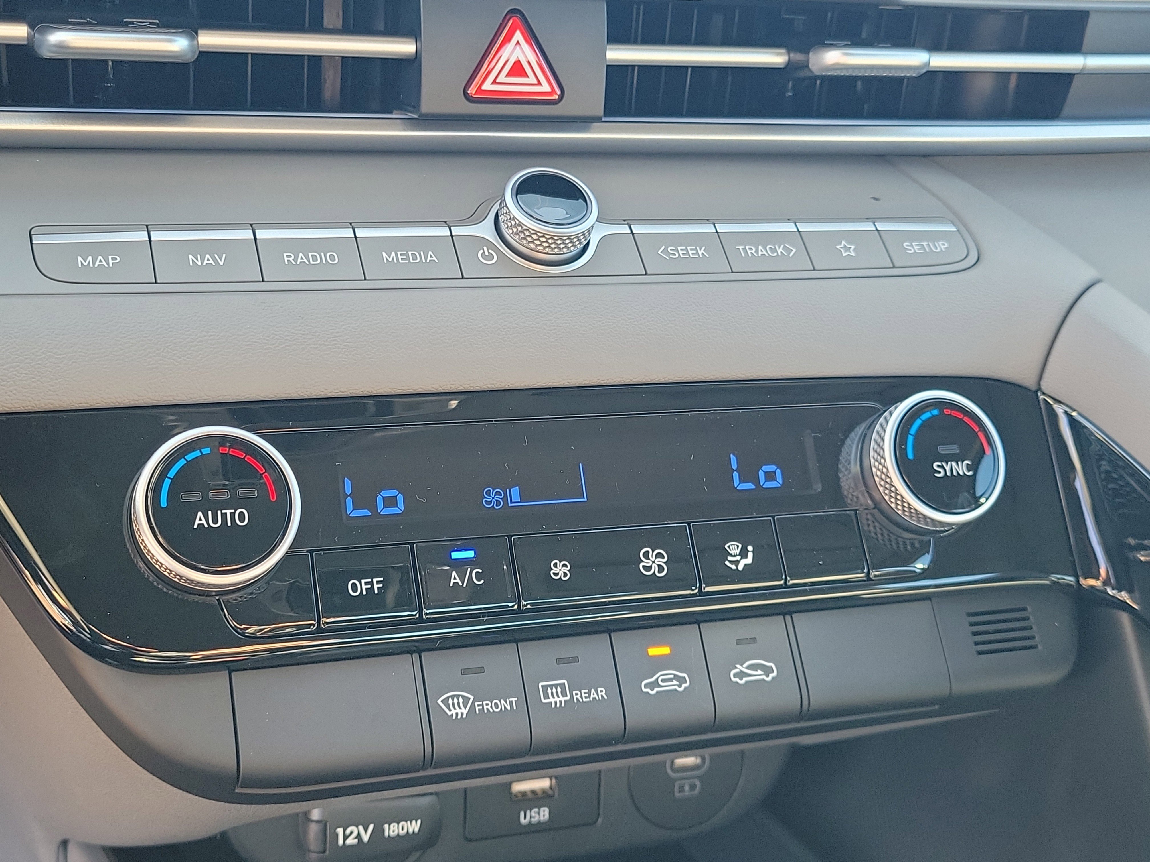 New 2026 Hyundai Elantra SEL FWD image 23