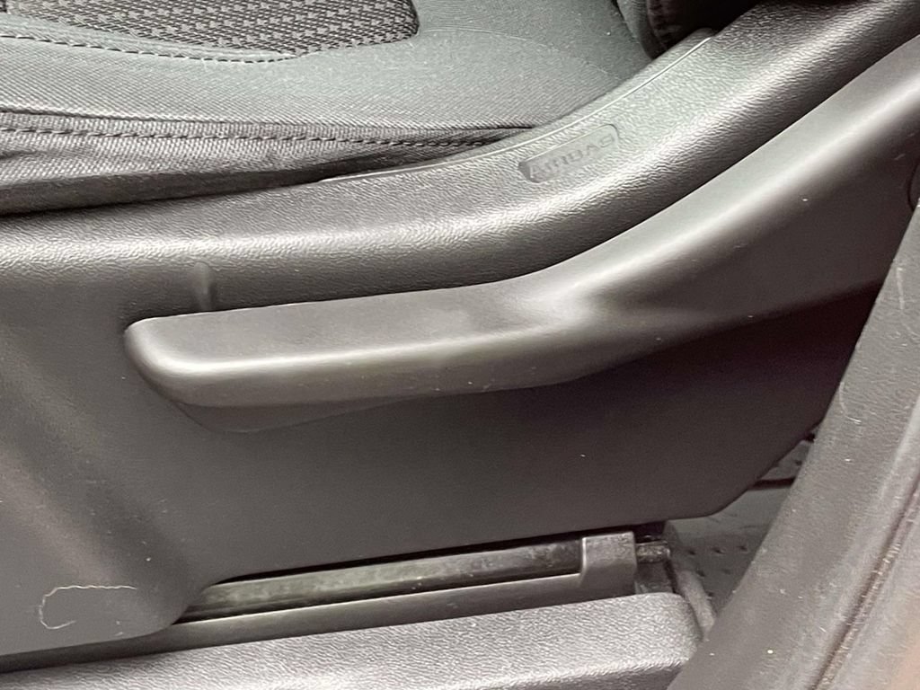 Used 2019 Chevrolet Silverado 1500 Custom Trail Boss w/ Custom Convenience Package AWD/4WD image 17