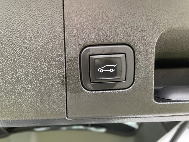 Used 2025 Cadillac XT5 Premium Luxury image 8