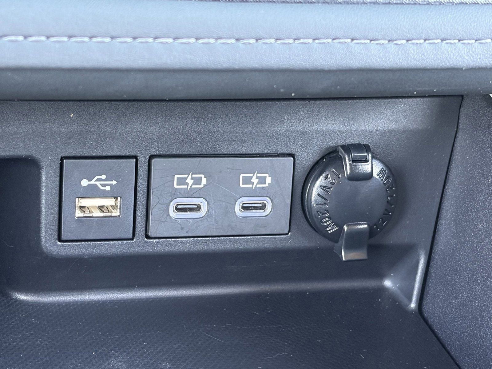 Used 2025 Toyota Highlander XLE FWD image 31