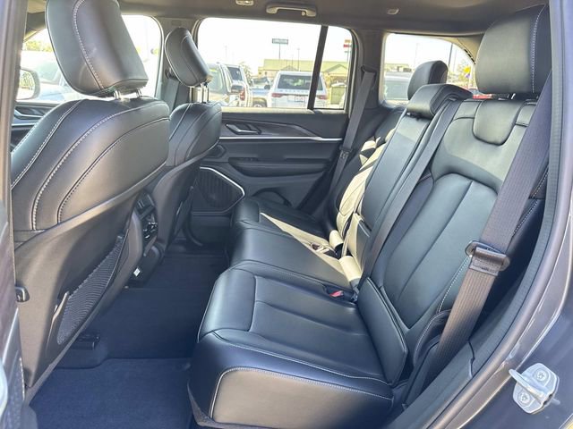 New 2025 Jeep Grand Cherokee Limited RWD image 18