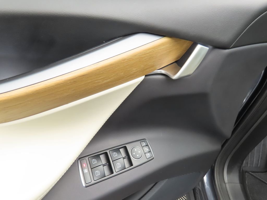 Used 2021 Tesla Model X Performance image 23