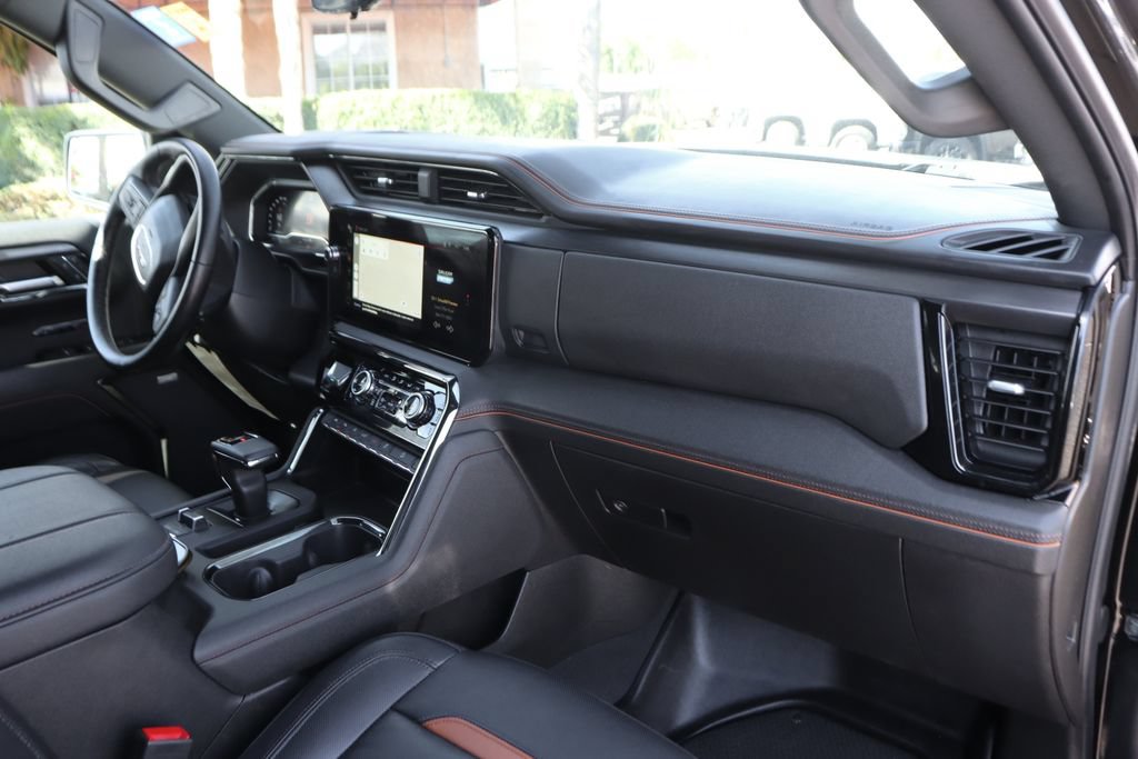 Used 2024 GMC Sierra 1500 AT4 w/ Technology Package AWD/4WD image 40