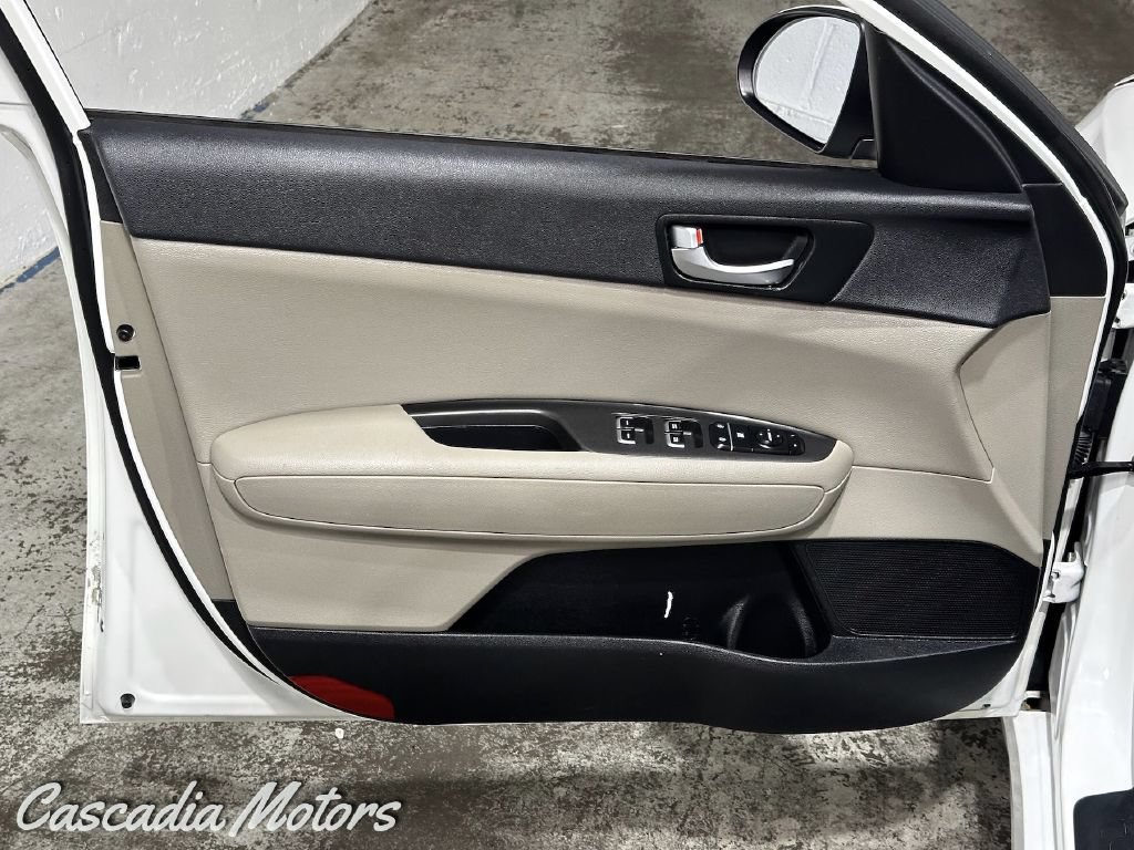 Used 2017 Kia Optima Premium FWD image 17