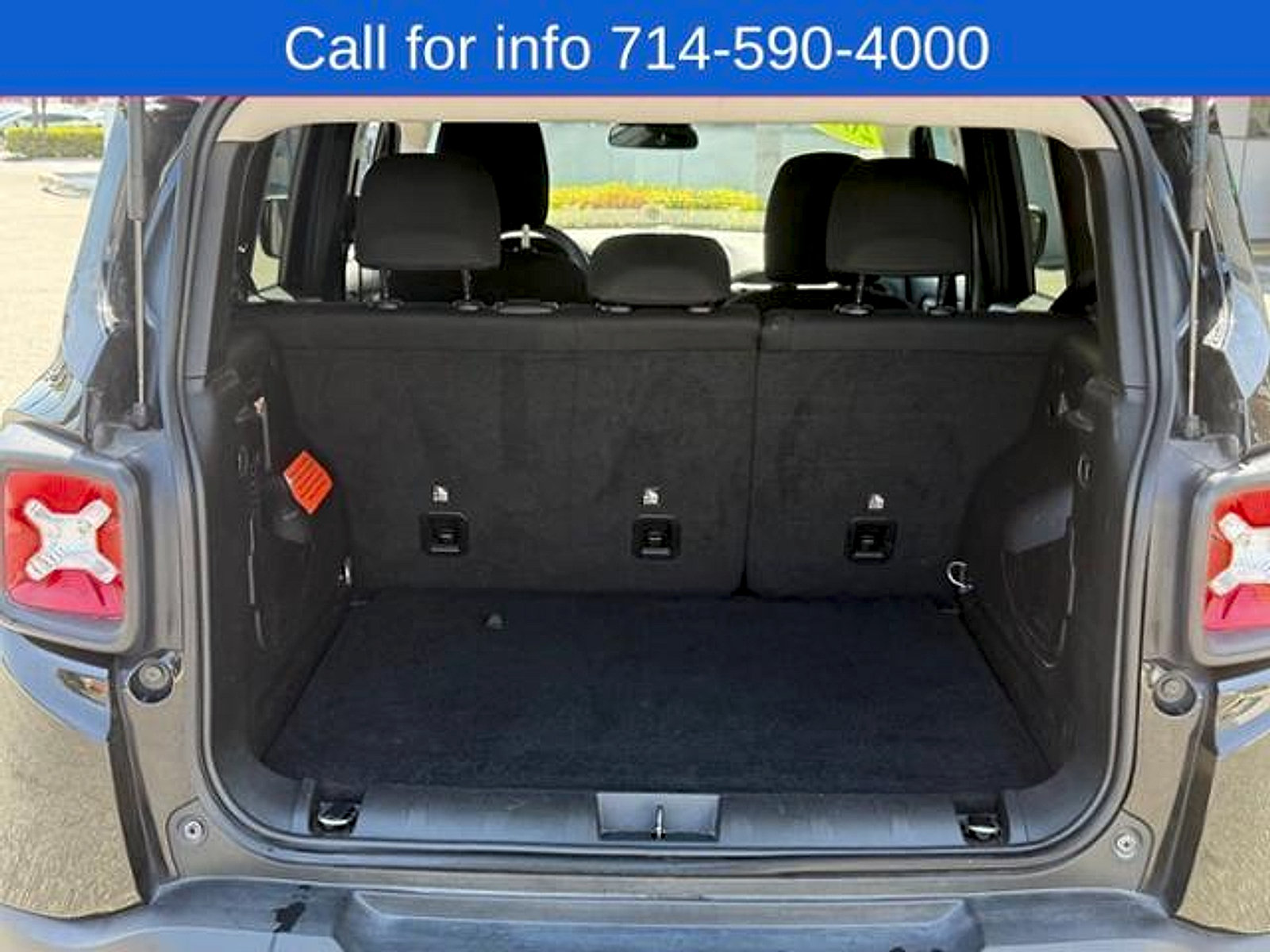 Used 2023 Jeep Renegade Latitude AWD/4WD image 8